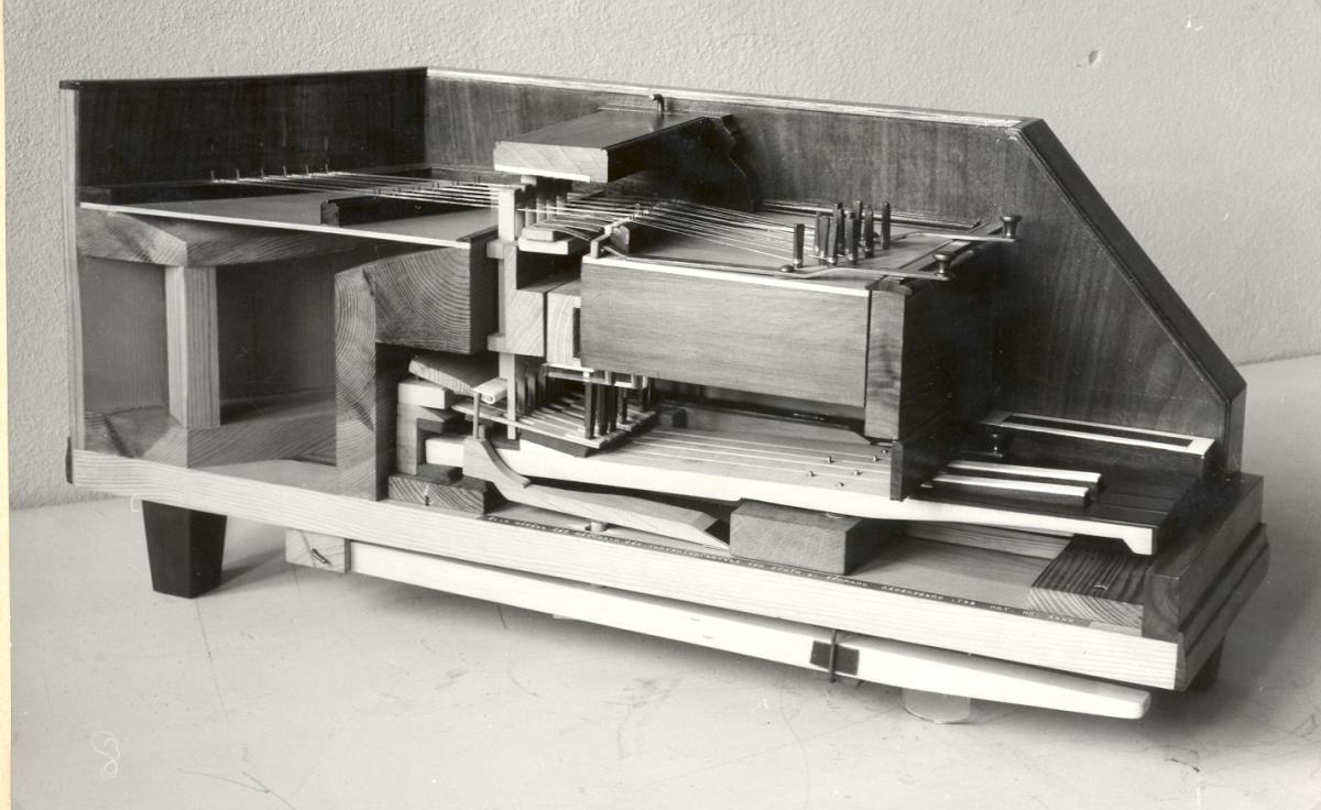 Mechanikmodell eines Tangentenflügels