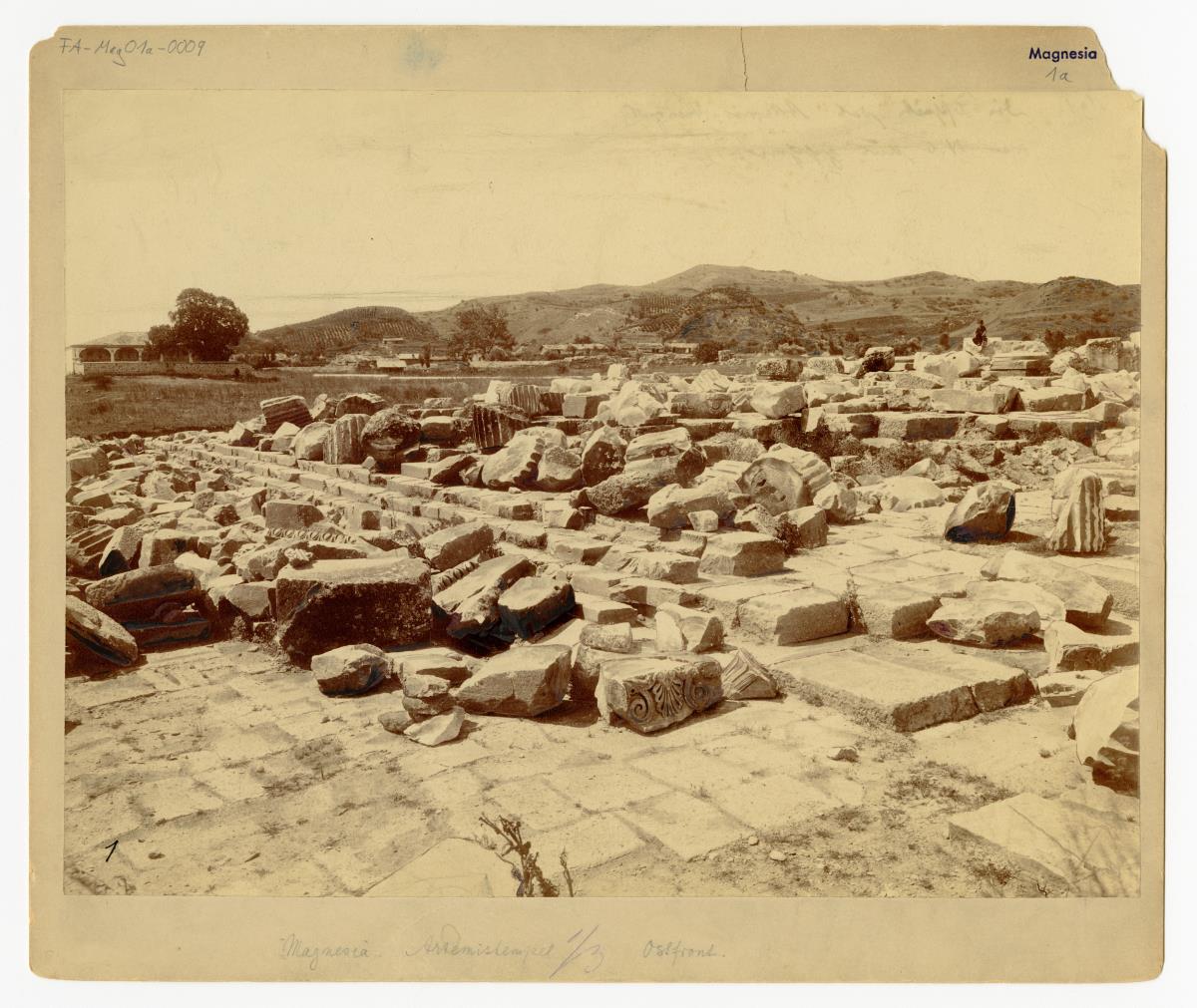 Magnesia am Mäander, Artemision, Ostfront