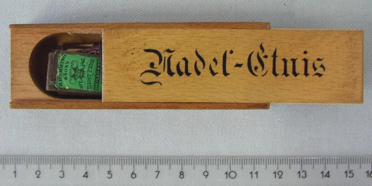 Nadel-Etuis.