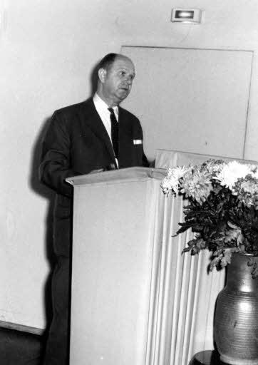 Generaldirektor Gerhard Rudolf Meyer als Redner bei der Besucherkonferenz der Staatlichen Museen zu Berlin im Pergamonmuseum