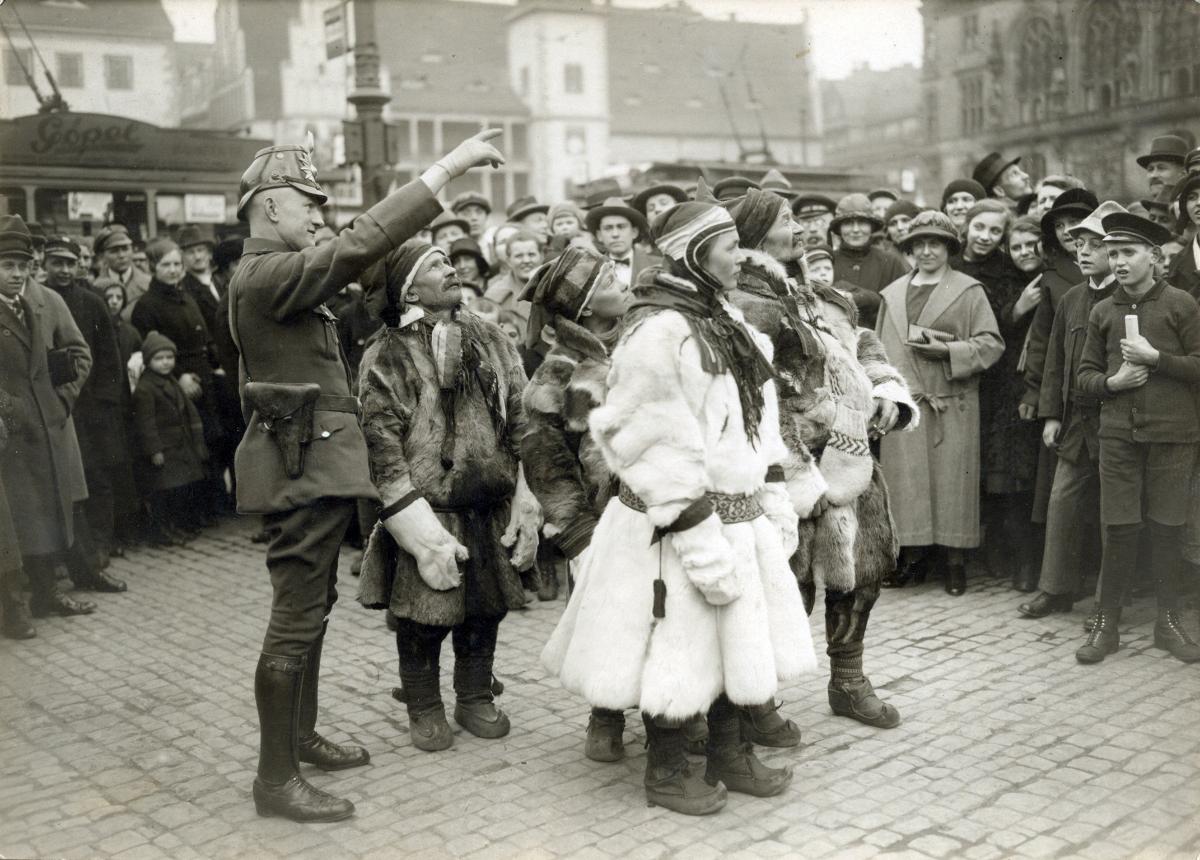 Samen auf dem Marktplatz in Halle a. d. Saale