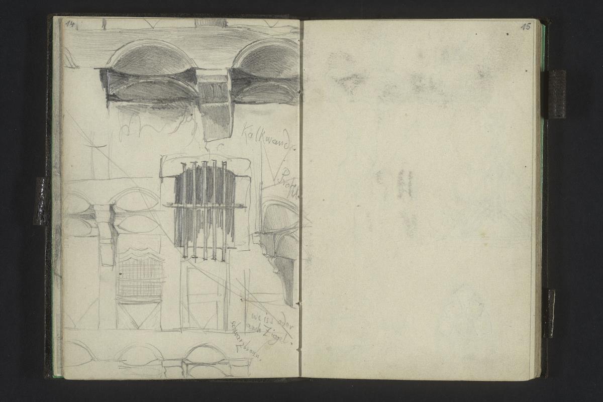 Architekturdetails: Balkone, vergittertes Fenster, Vorhangbogenfenster
