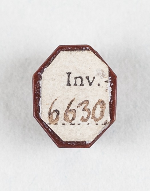 Gemme mit Anker und Monogramm