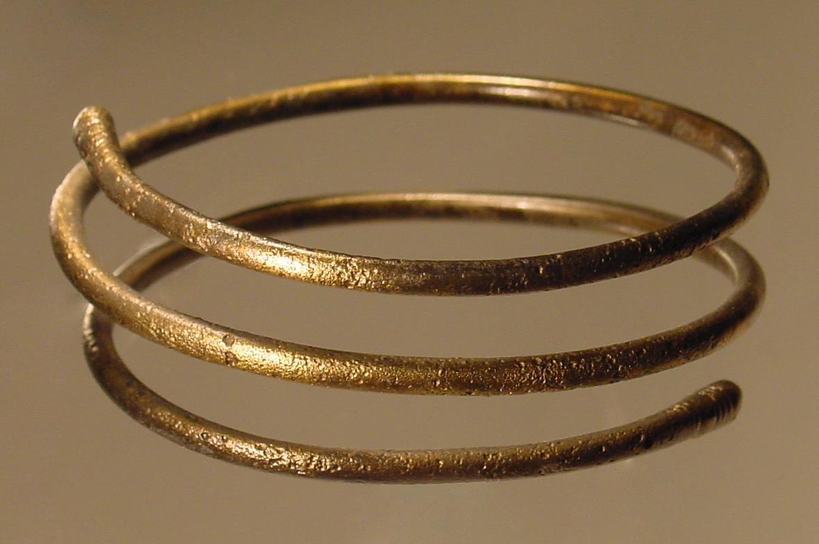 Armring mit drei Windungen
