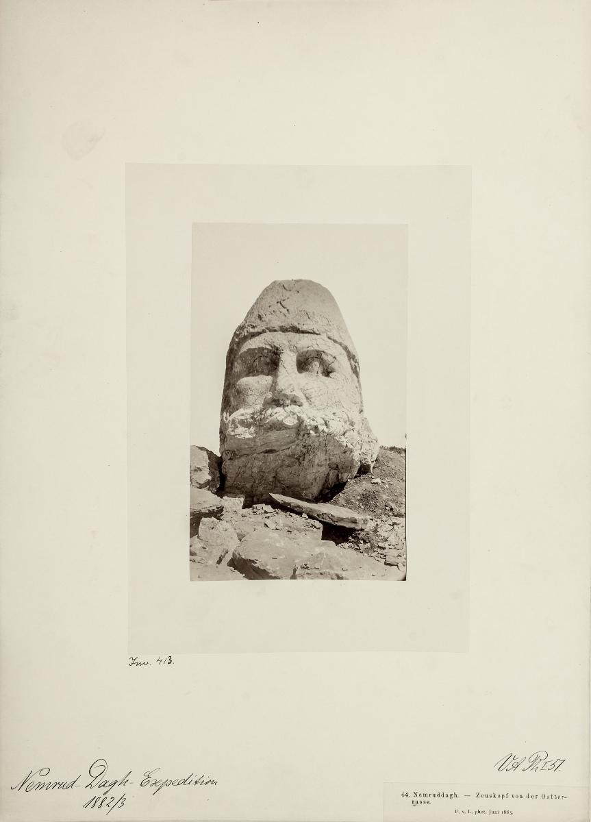 Nemruddagh. - Zeuskopf von der Ostterrasse