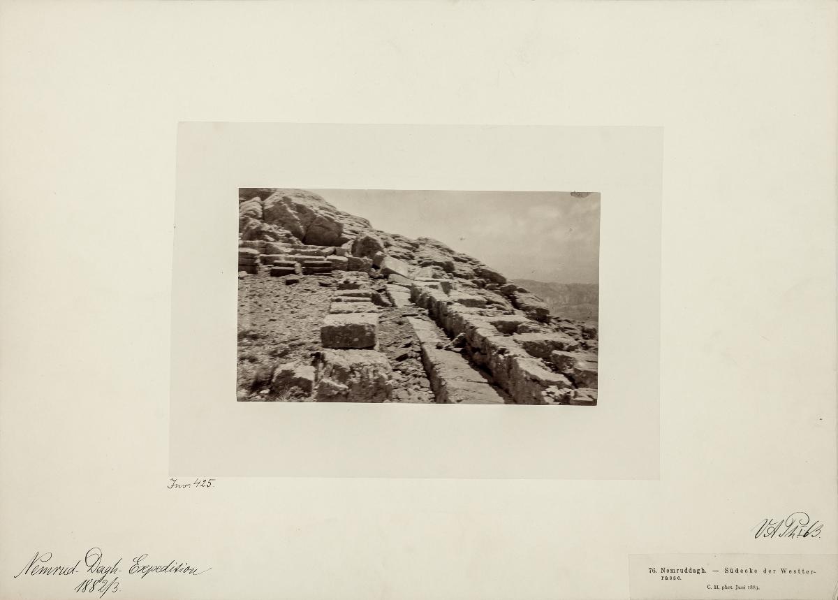 Nemruddagh. - Südecke der Westterrasse