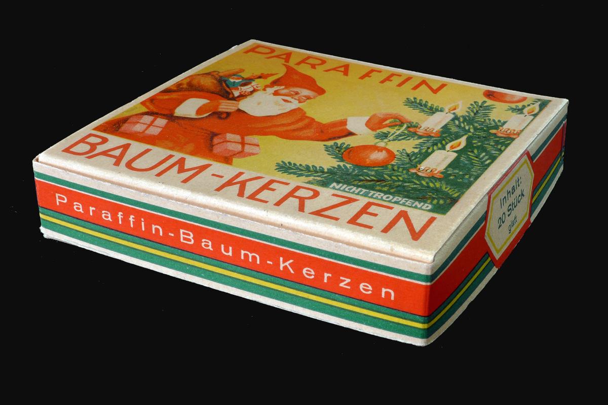 Paraffin Baum-Kerzen.