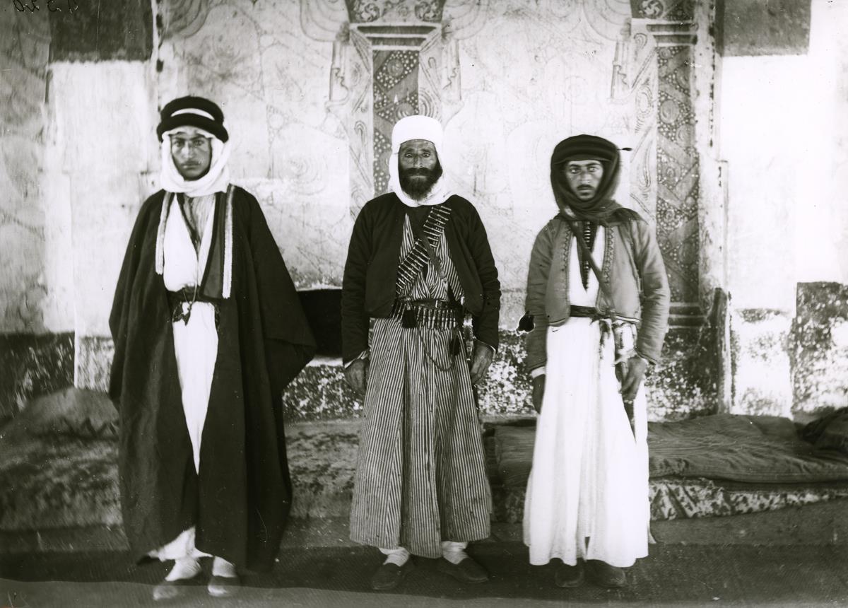 Scheich Fadl Allah von Madschal ? Der alte Scheich El Hazm aus Damr (Inneres der Ledscha)