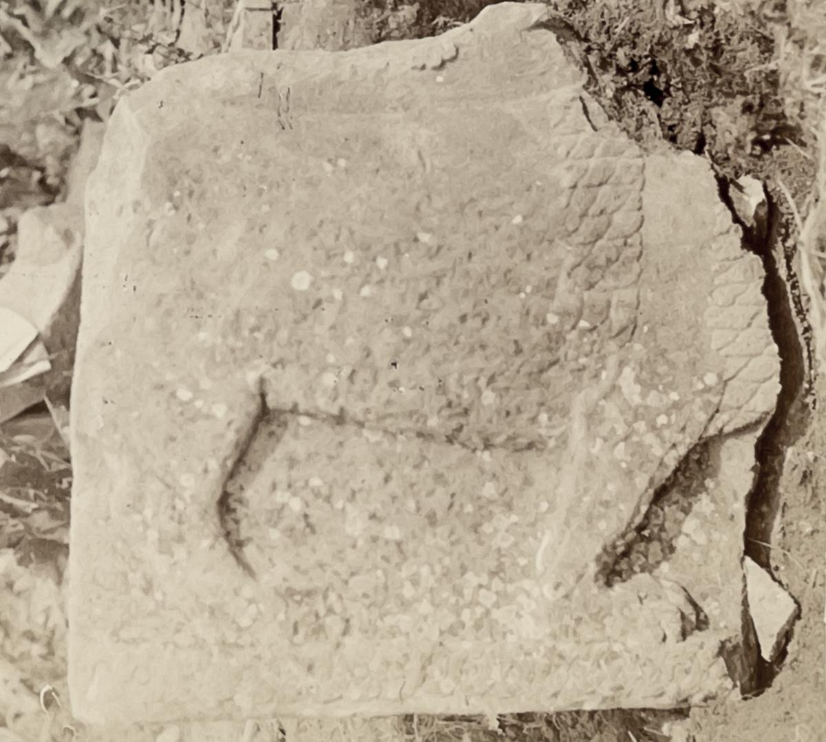 Reliefs auf einem Tumulus bei Saktsche-gösü