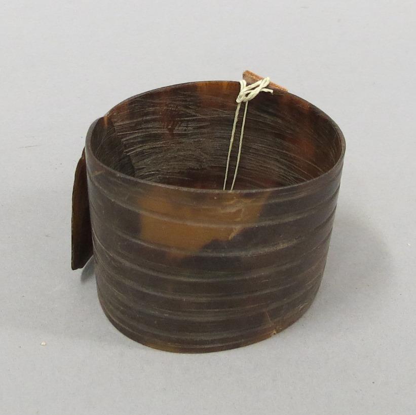 nukumb (laut Finsch), lokum (laut Krämer)