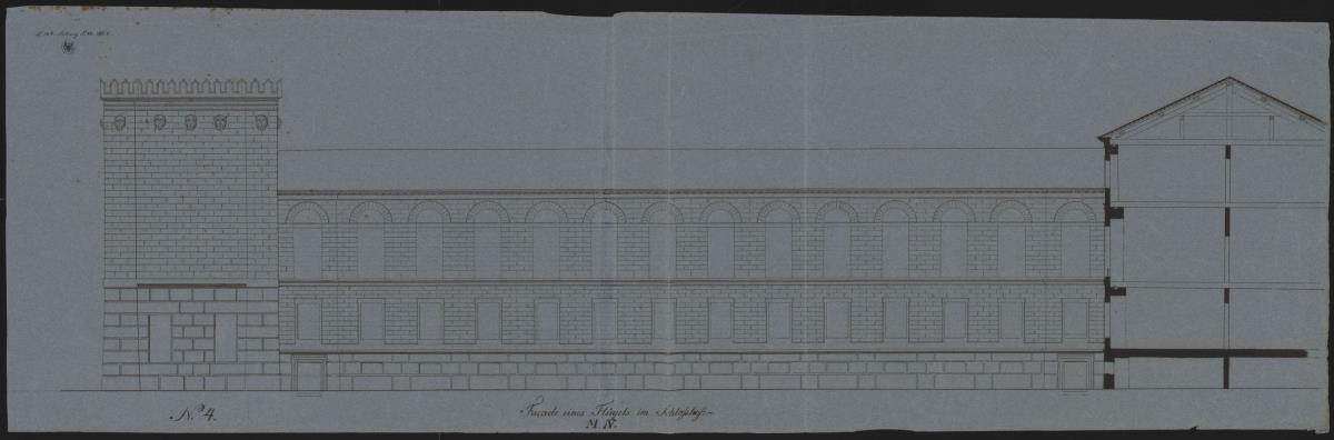 Köstritz. Schloss. Fassade des linken Flügels zum Hof