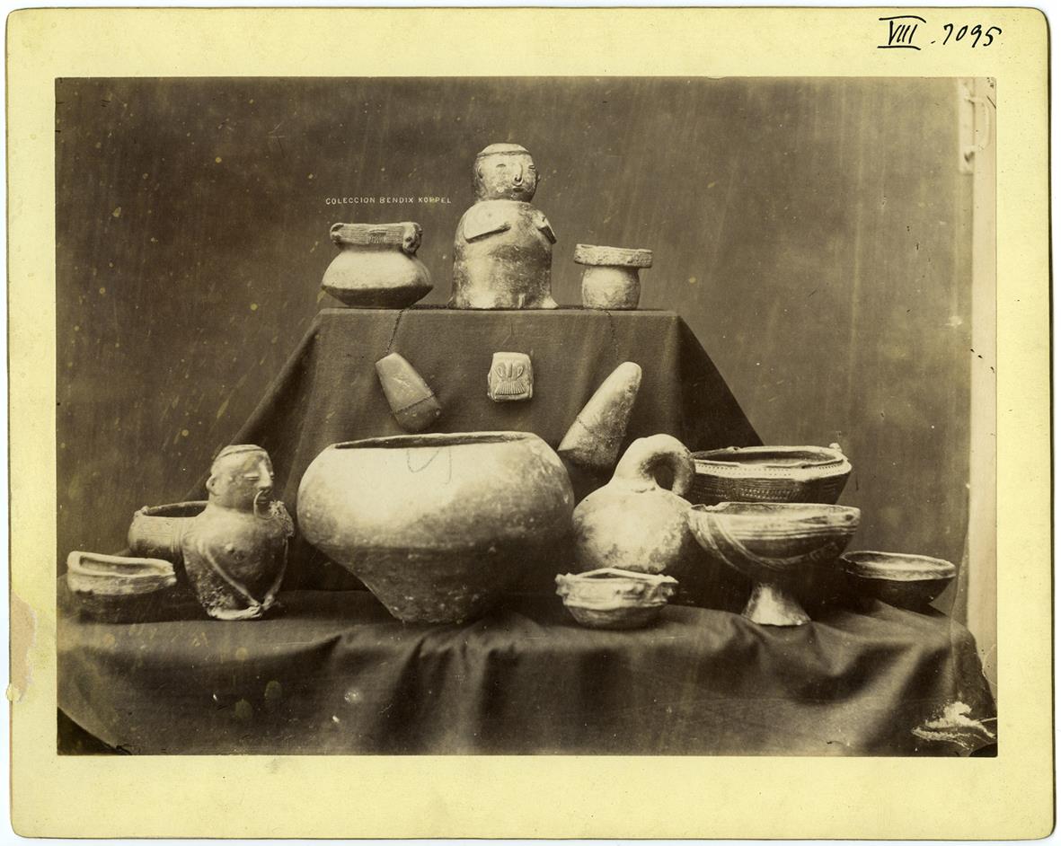 Tongefäße und Tonfiguren aus der Sammlung 
Bendix Koppel