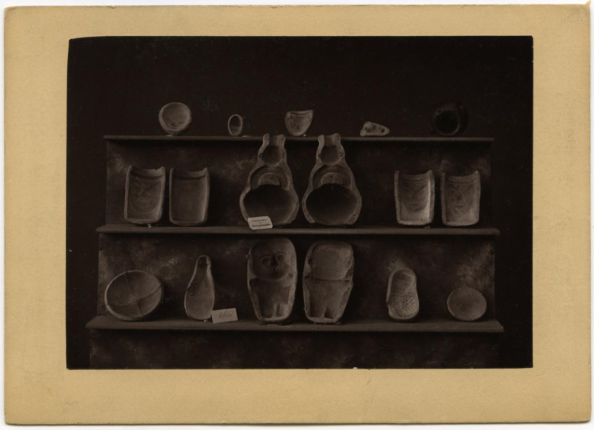Sammlung Nicolas Saenz in Lima: archäologische Thonformen aus Peru