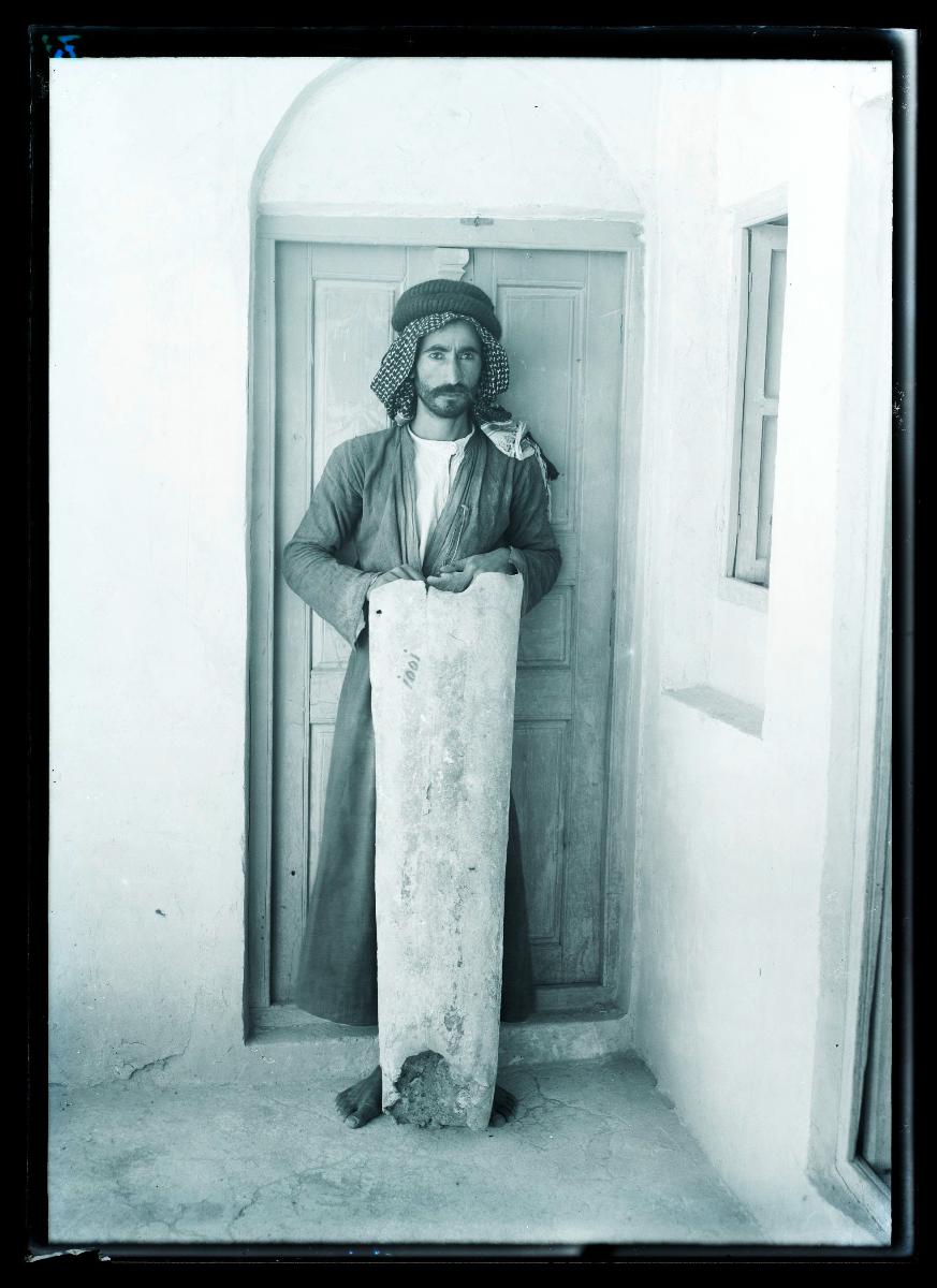 al-Dschausaq al-Chaqani, Vorsäle