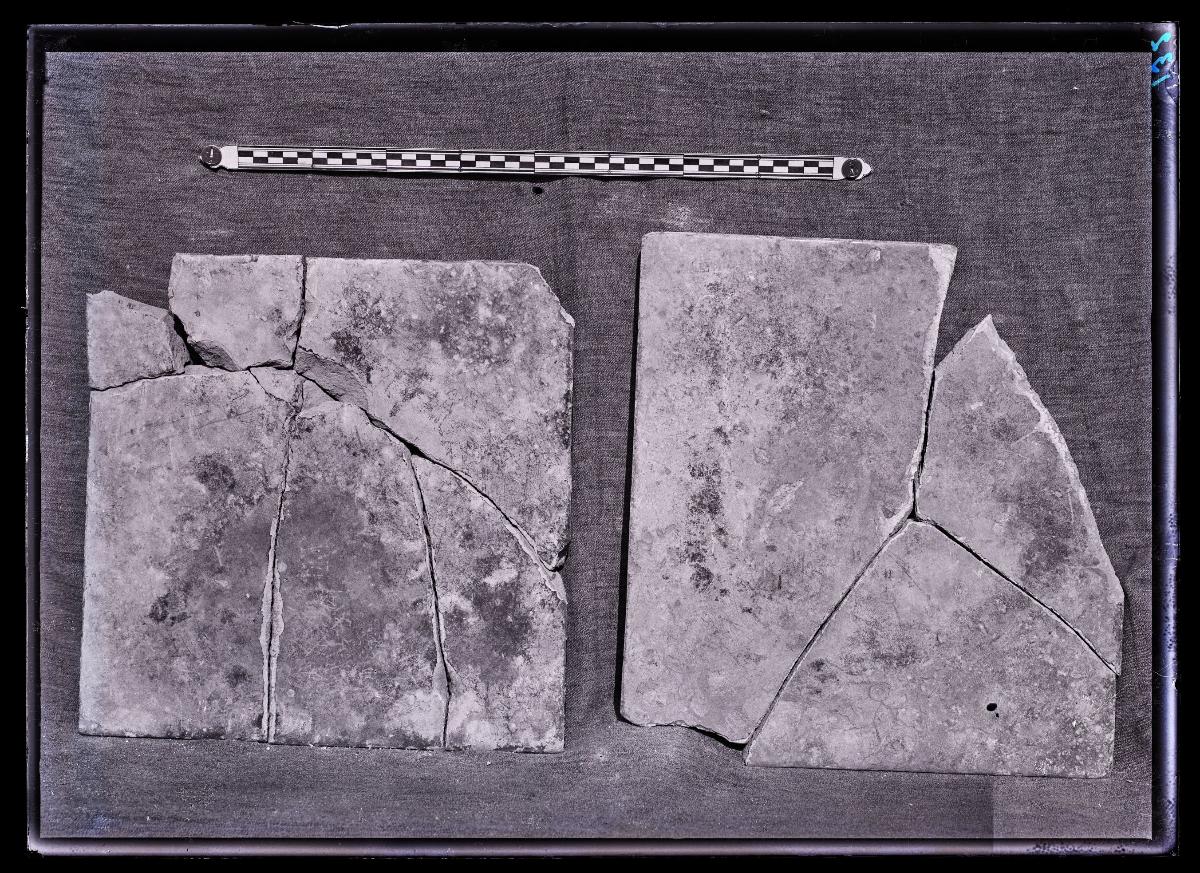 al-Dschausaq al-Chaqani, Harem, Bodenfliesen in situ