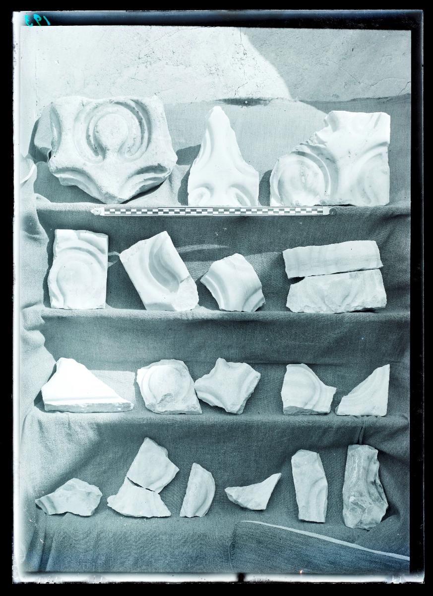 al-Dschausaq al-Chaqani, Marmorfragmente (Ornament Nr. 146)