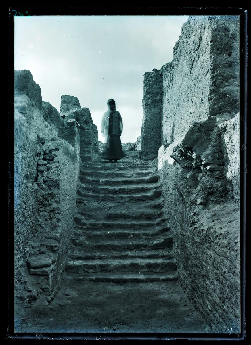 al-Dschausaq al-Chaqani, Sardab, Treppe