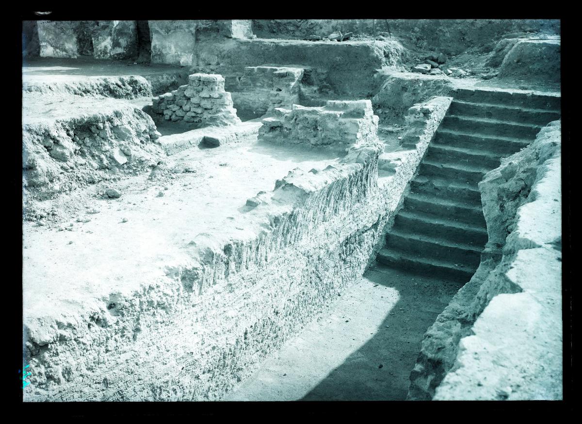 al-Dschausaq al-Chaqani, Sardab, Treppenanlage