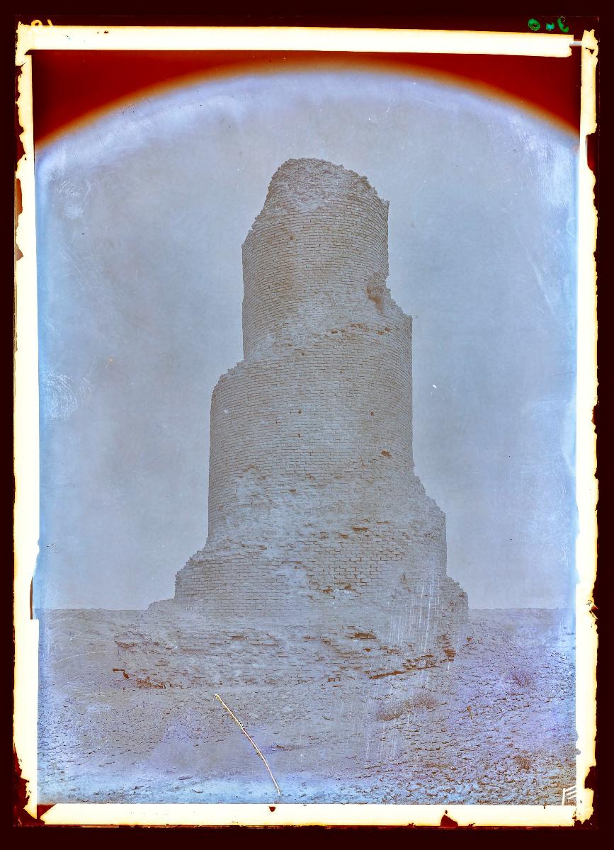 al-Mutawakkiliyya, Abu Dulaf Moschee, Minarett