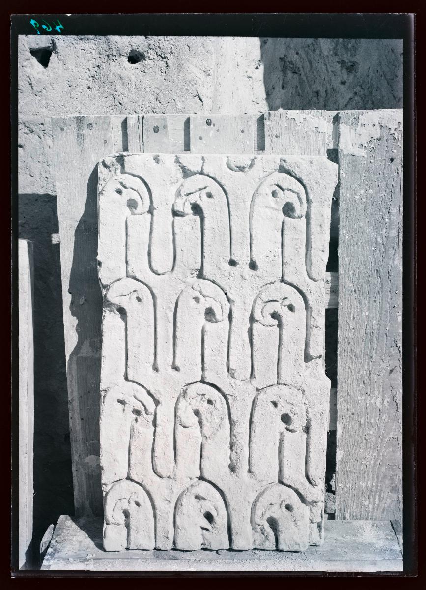 Privathäuser, Stuck, Haus II, Hof (Ornament Nr. 215)
