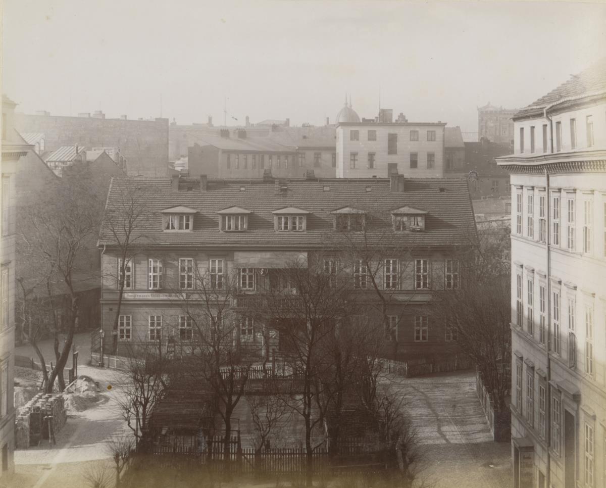 Berlin, Luisenstraße 23 (1882-1887 Atelier des Fotografen)