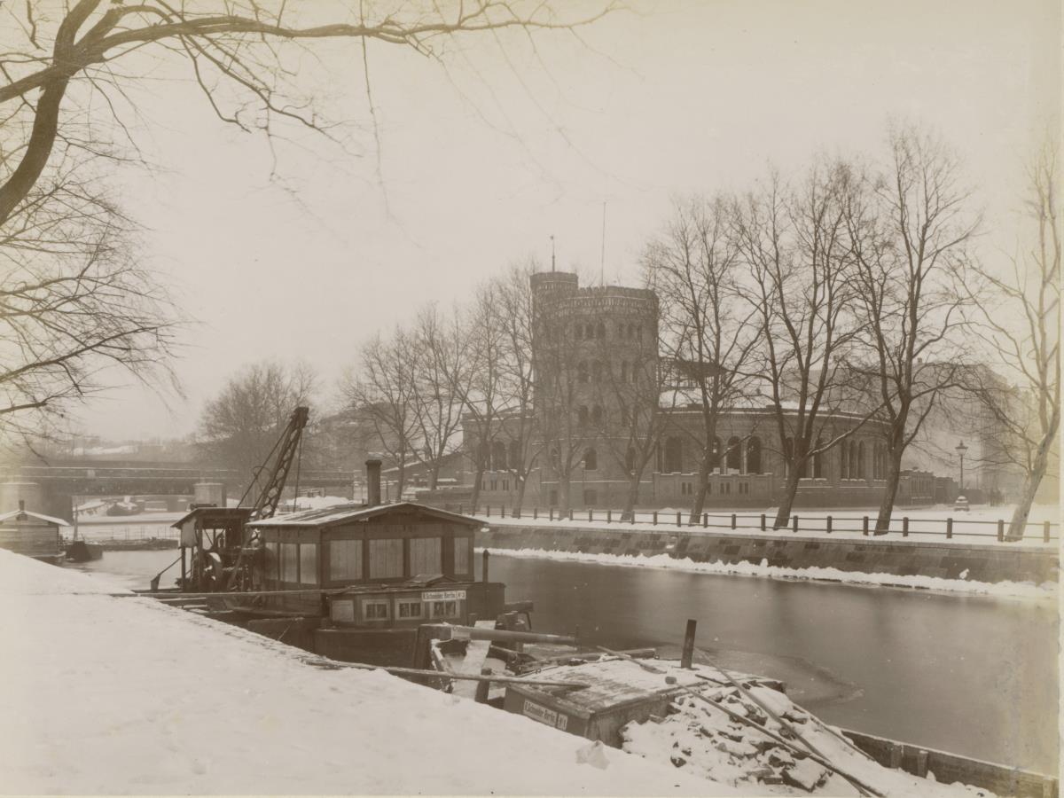Berlin, Hafenplatz, Lokomotivschuppen der Potsdamer Bahn