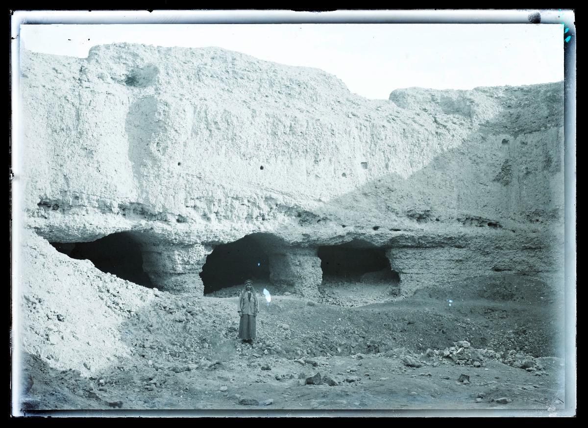 al-Dschausaq al-Chaqani, Sardab, Ostwand