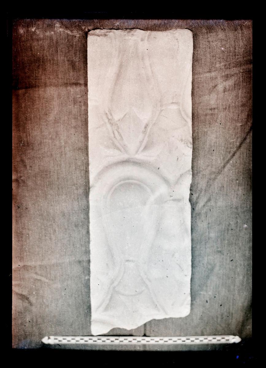 Marmor, Gips und Holz: Marmorfragmente (Ornament Nr. 135)