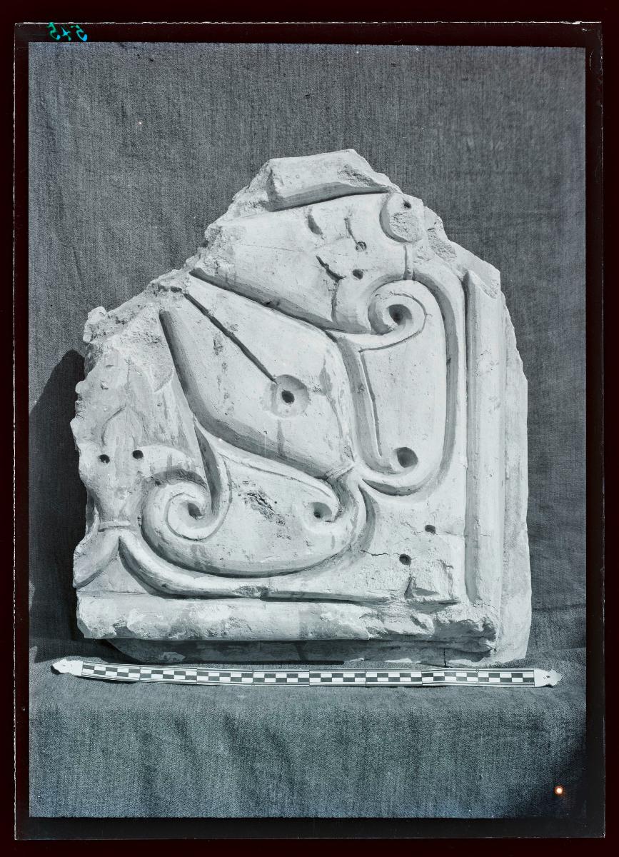 Marmor, Gips und Holz: Gipsornament (Ornament Nr. 14)