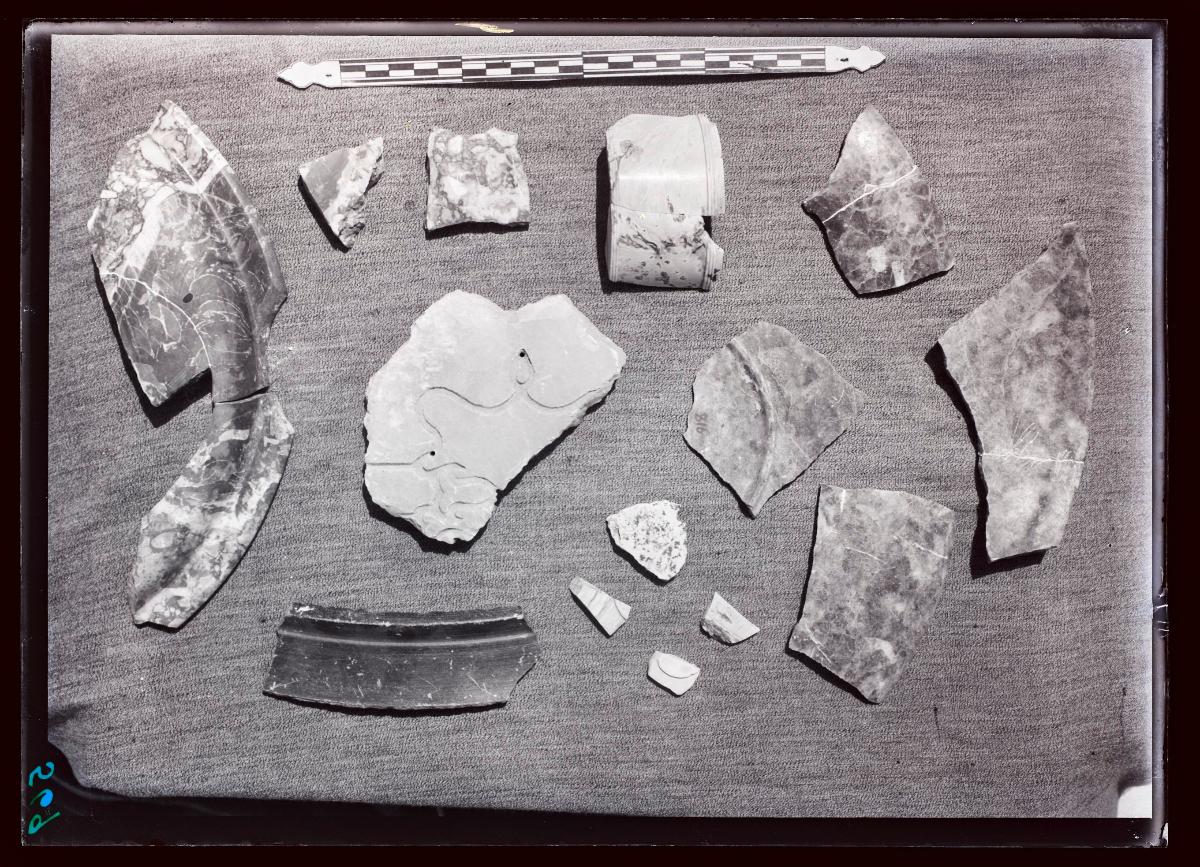 Diverse Kleinfunde: Gefäßfragment