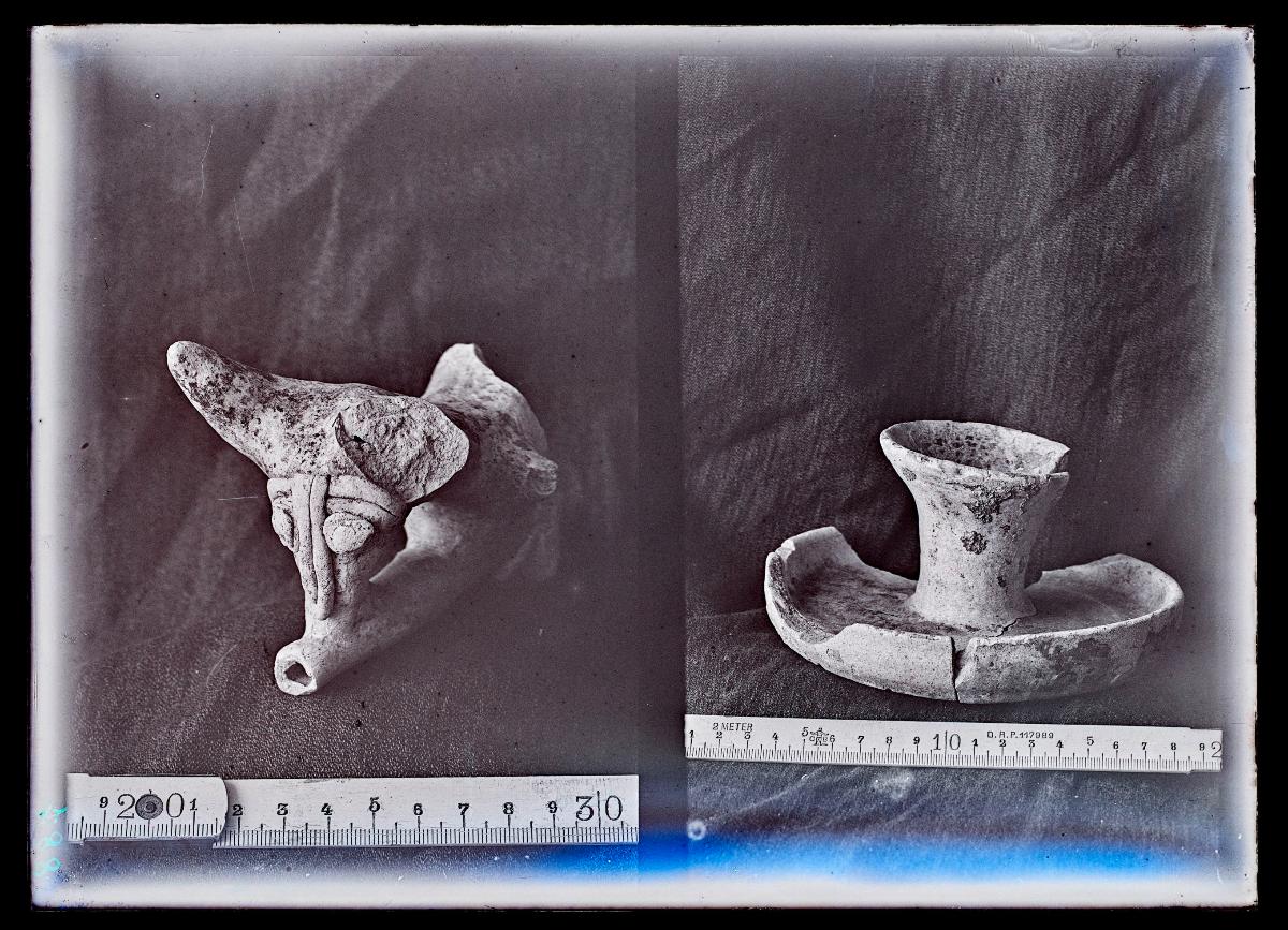 Keramik: Leuchter und Rythonfragment