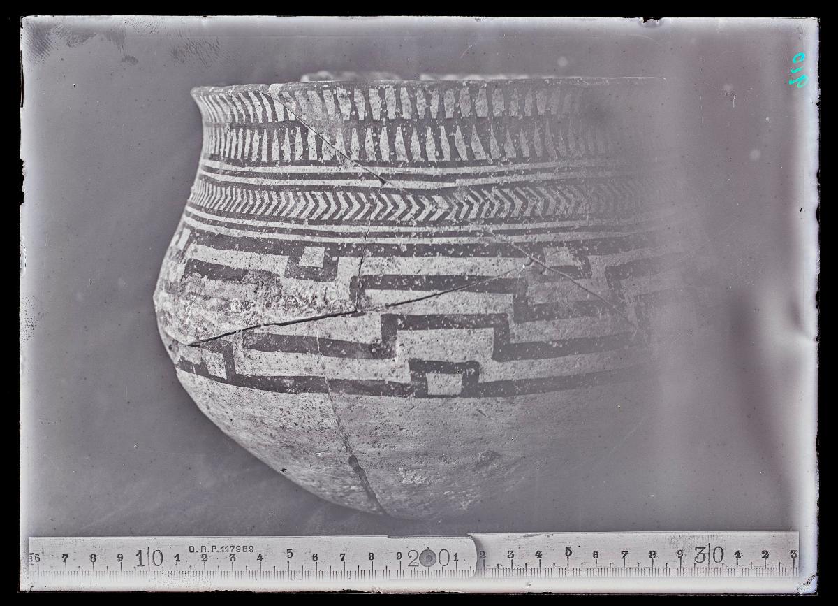 Prähistorische Keramik: Schale (Samarra Grabungsnummer 165)