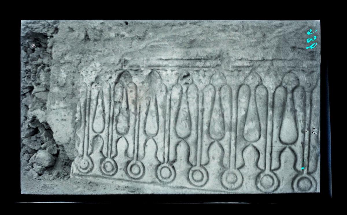 Grabung im al-Dschausaq al-Chaqani, langer nördlicher Vorsaal (Ornament Nr. 89)