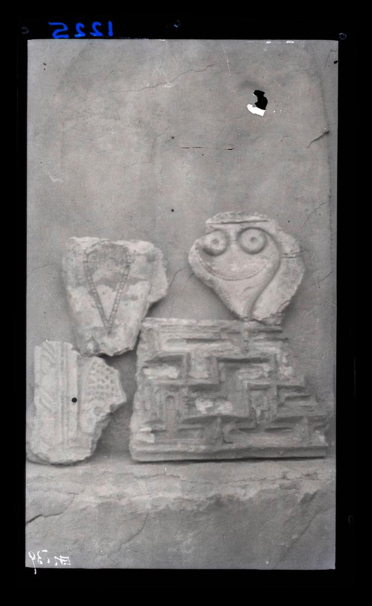 Stuckfragmente gefunden von Viollet (Ornament Nr. 2)