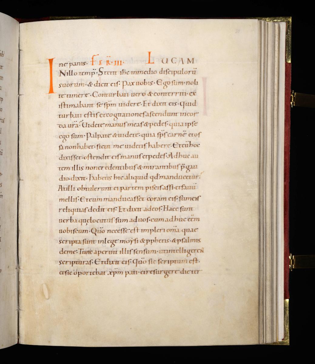 Evangelistar Heinrichs IV. (?), Textseite mit roter Textmarke I