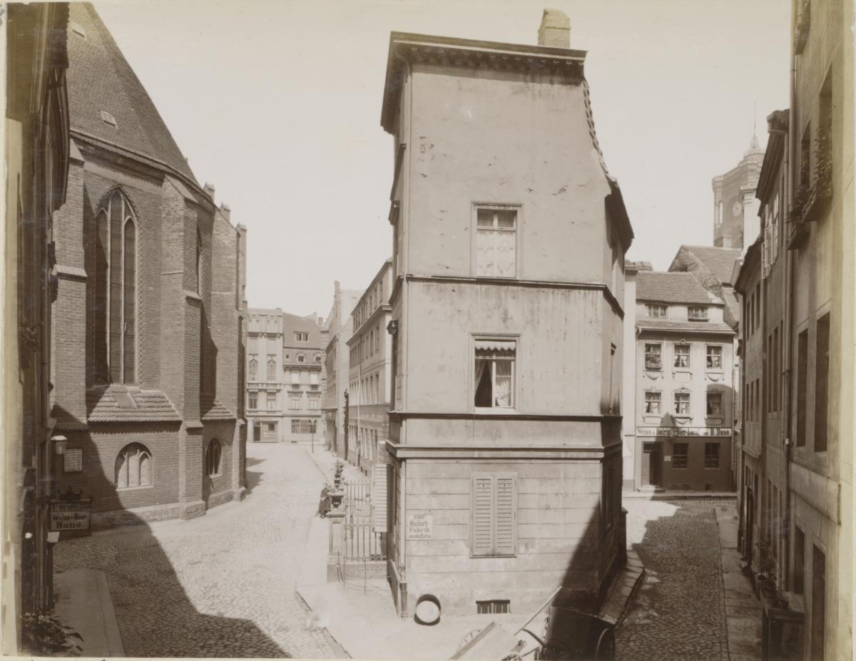 Berlin, Nicolaikirchhof und Eiergasse