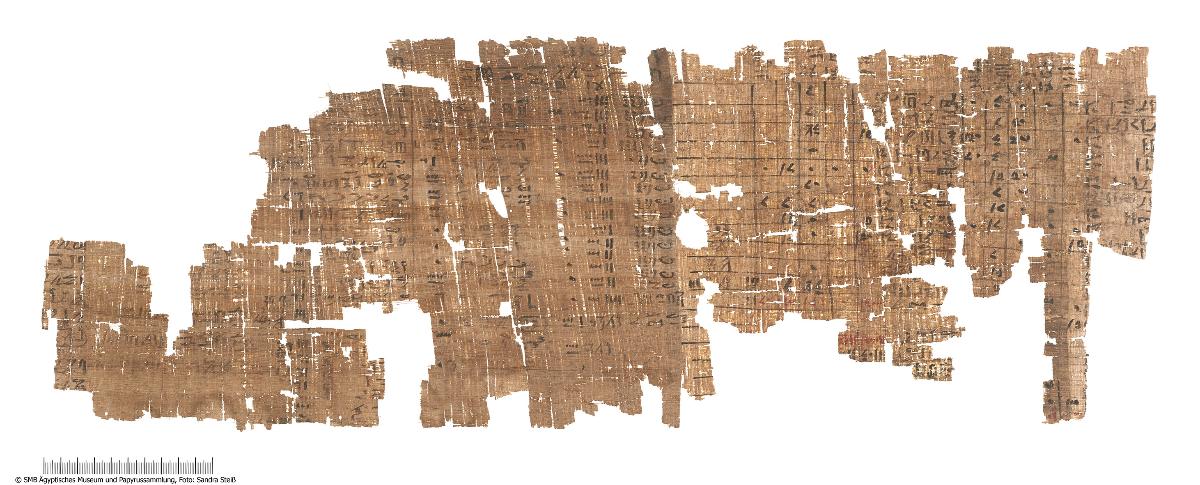 Hieratischer Papyrus mit Abrechnungen über Getreide und Datteln