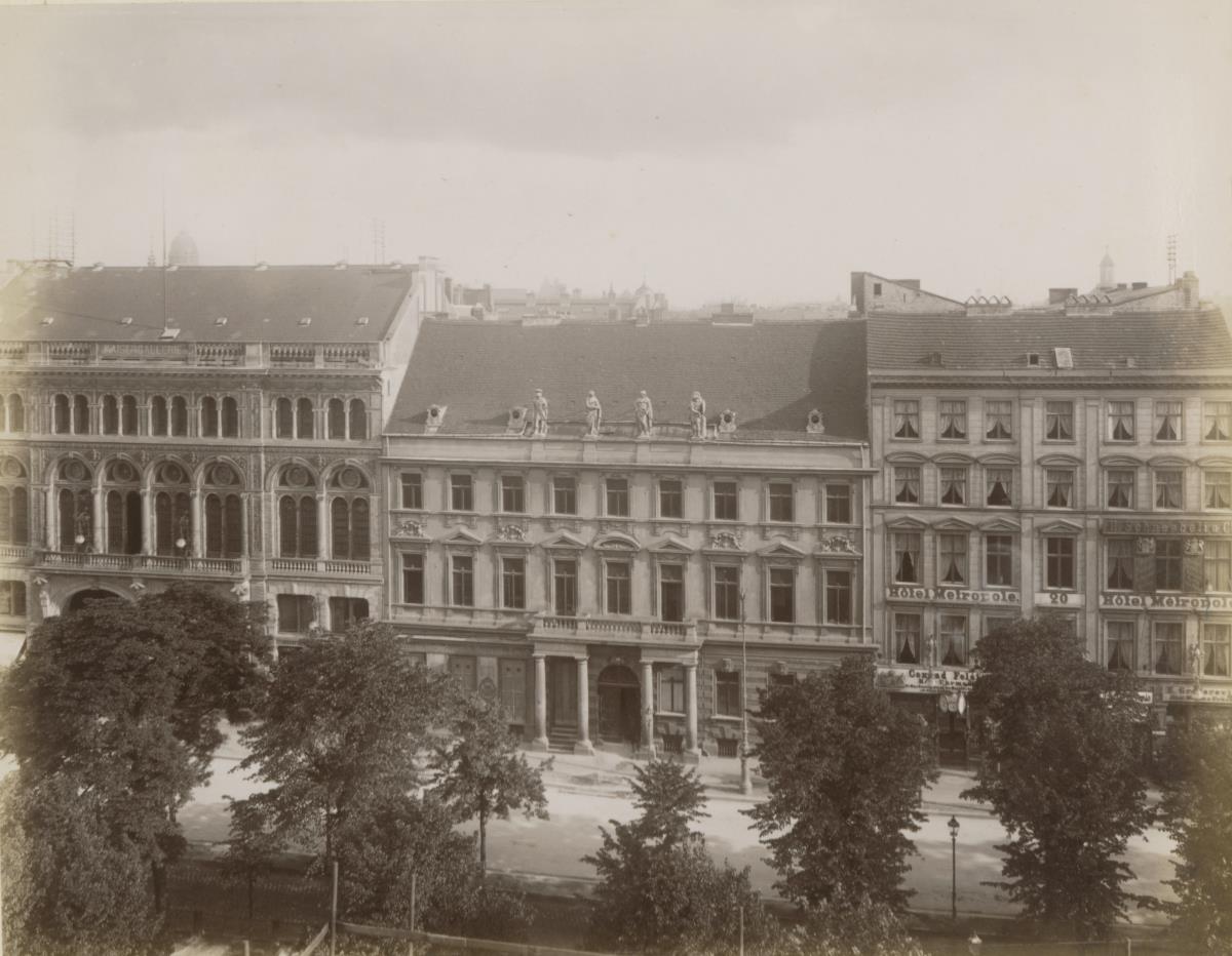 Berlin, Die Häuser Unter den Linden 22 bis 20