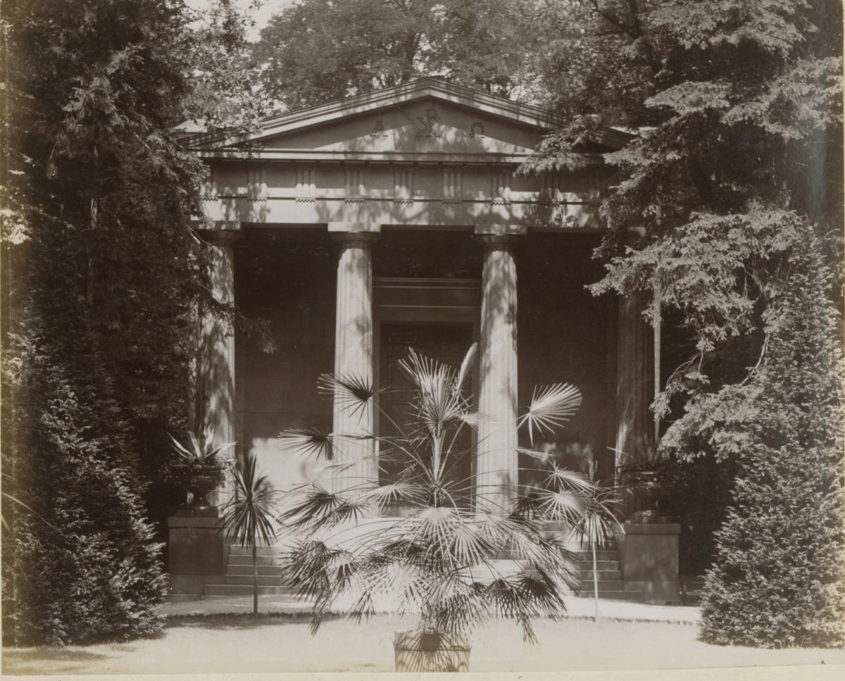 Berlin, Mausoleum im Schlosspark Charlottenburg