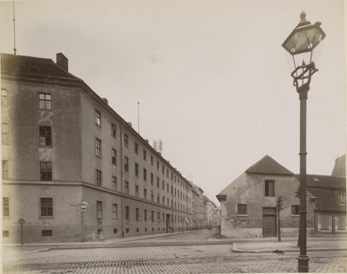 Berlin, Gitschinerstraße Ecke Alexandrinenstraße, Kürassierkaserne