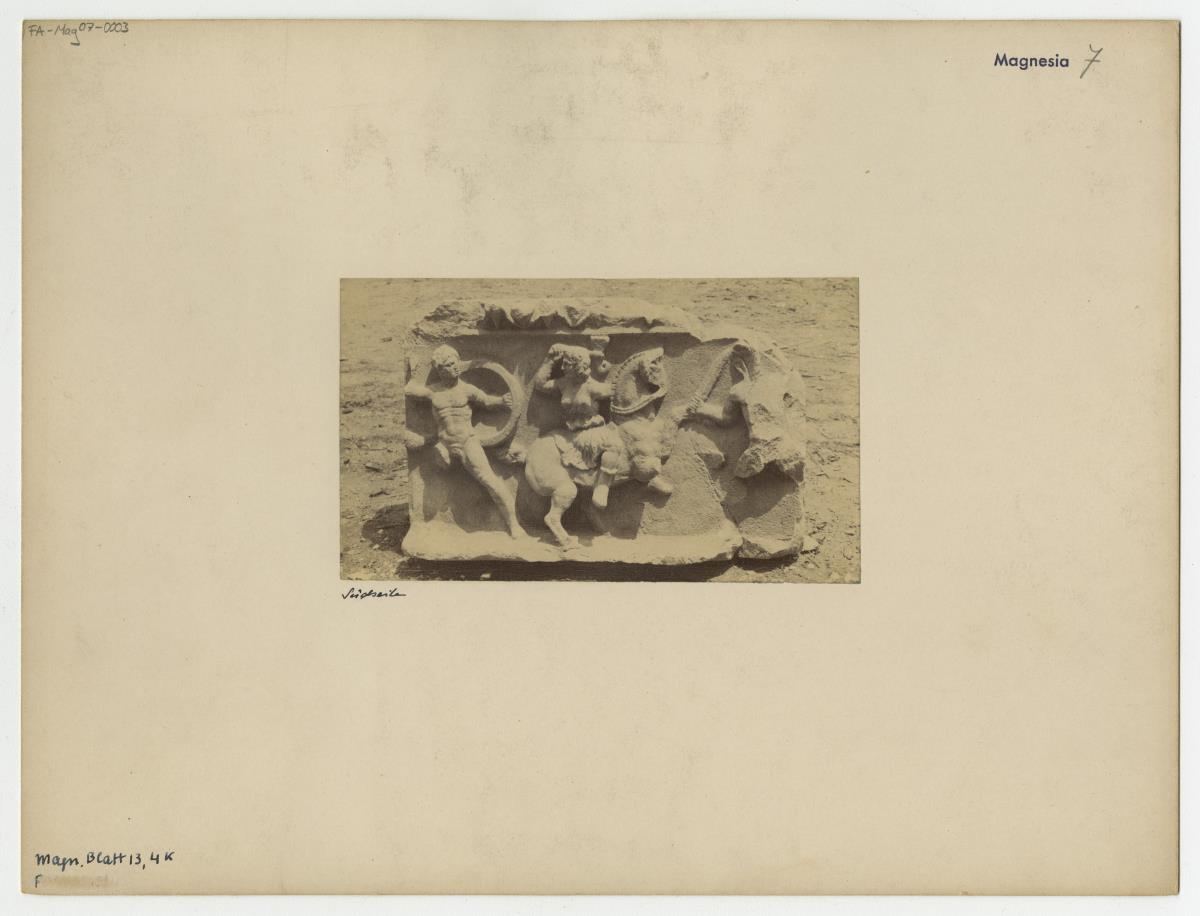Magnesia am Mäander, Artemision, Südfries
