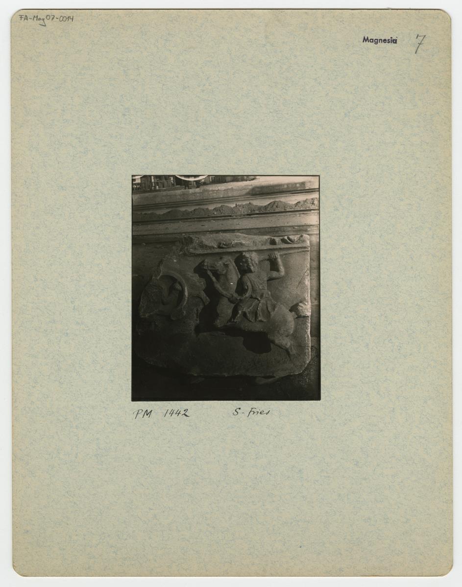 Magnesia am Mäander, Artemision, Südfries