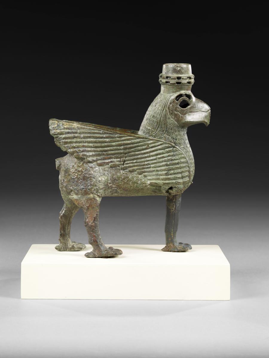 Statuette eines Greifen