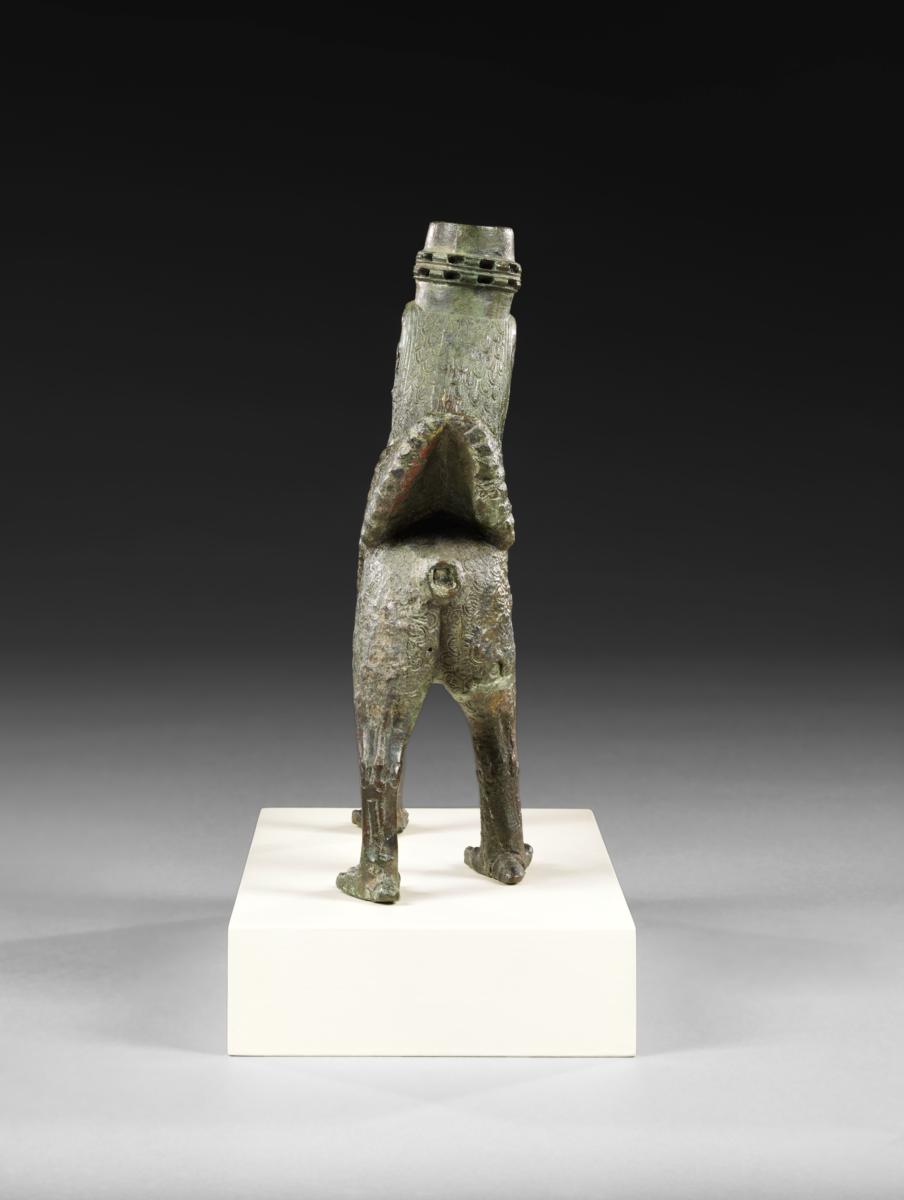 Statuette eines Greifen