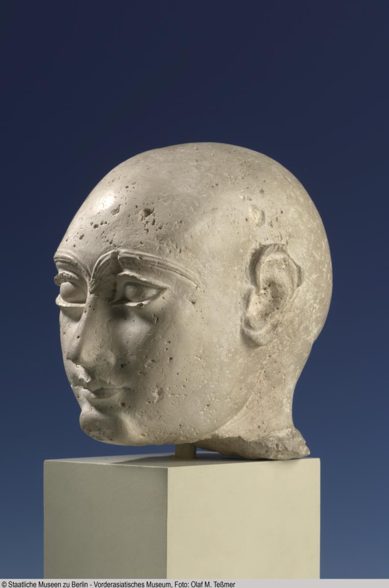 Kopf einer Männerstatuette