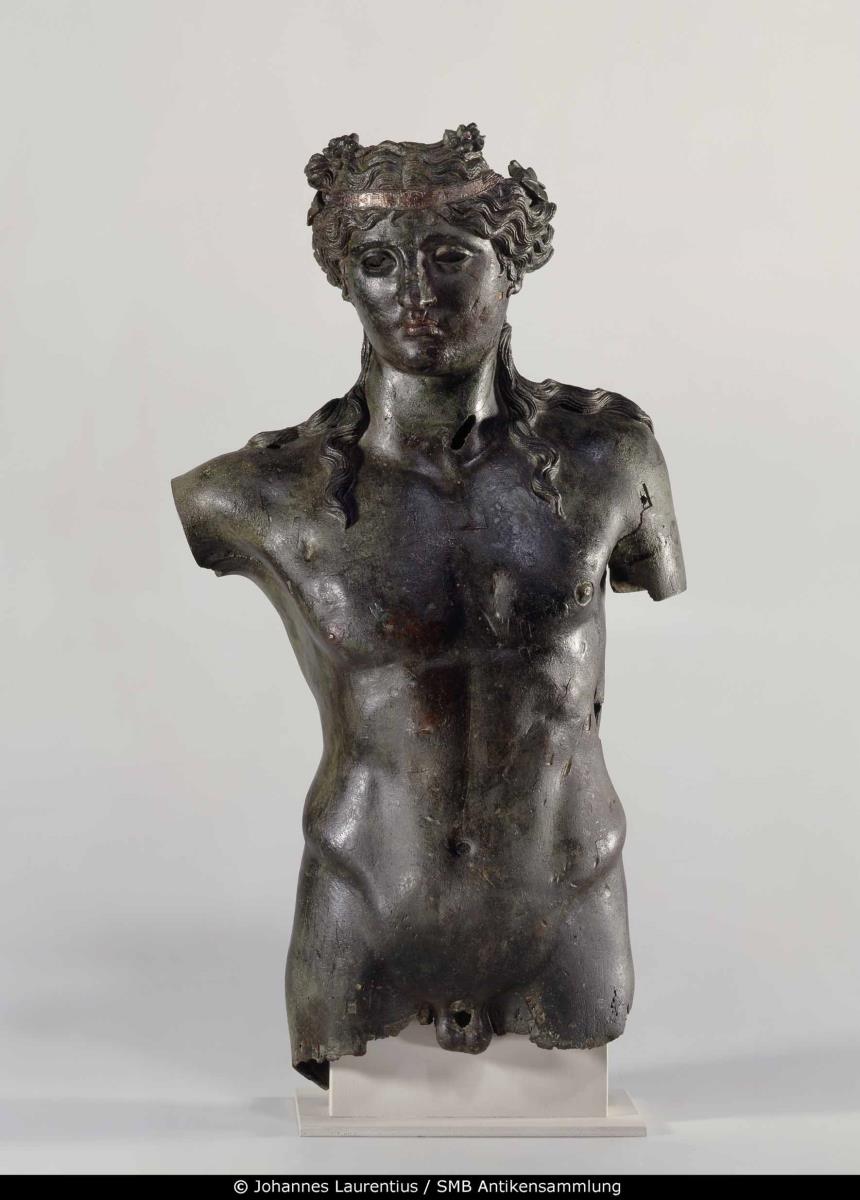 Oberkörper einer Bronzestatue des jugendlichen Dionysos-Bacchus