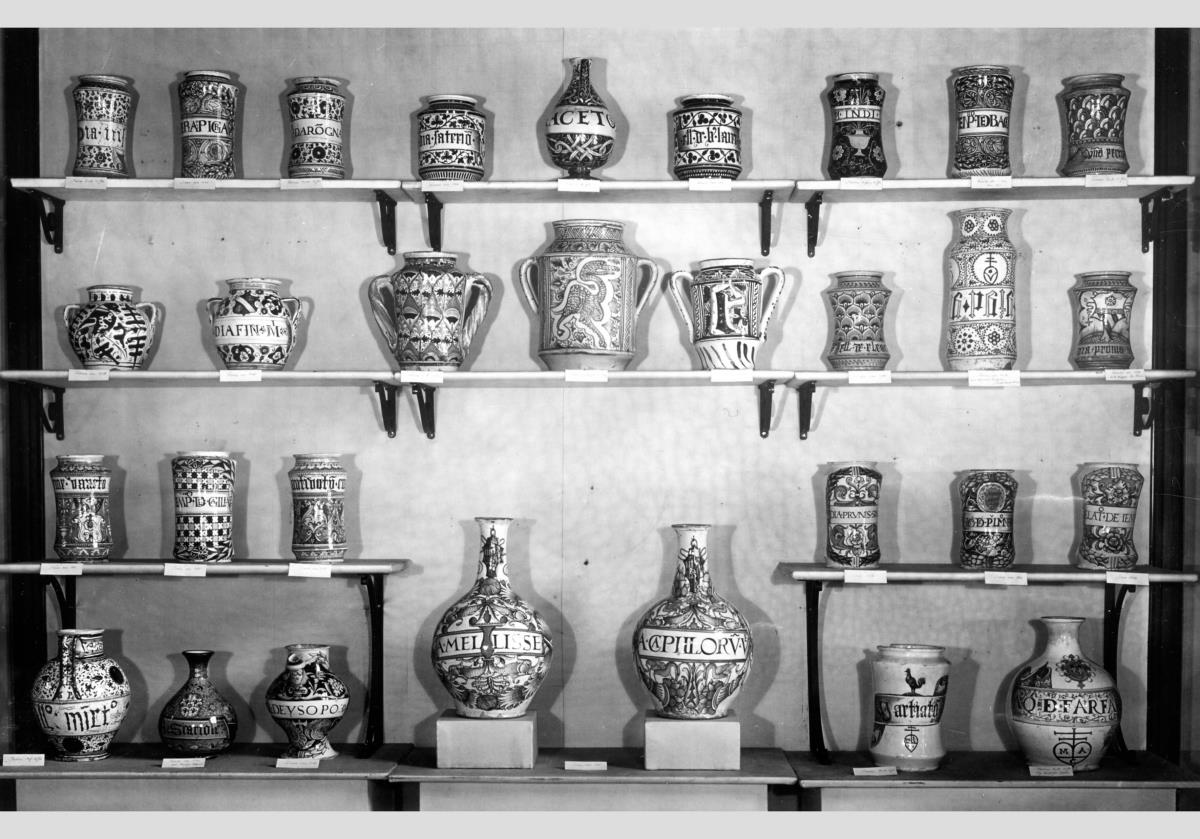 Sonderausstellung "Kunst- und Kulturgeschichtliches aus alten Apotheken" im Schlossmuseum anläßlich der Hauptversammlung der Gesellschaft für Geschichte der Pharmazie in Berlin