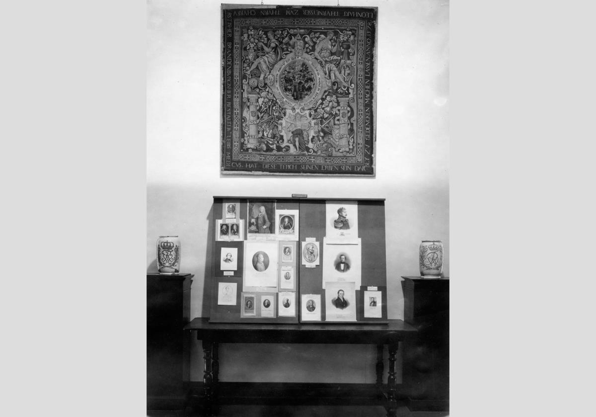 Sonderausstellung "Kunst- und Kulturgeschichtliches aus alten Apotheken" im Schlossmuseum anläßlich der Hauptversammlung der Gesellschaft für Geschichte der Pharmazie in Berlin