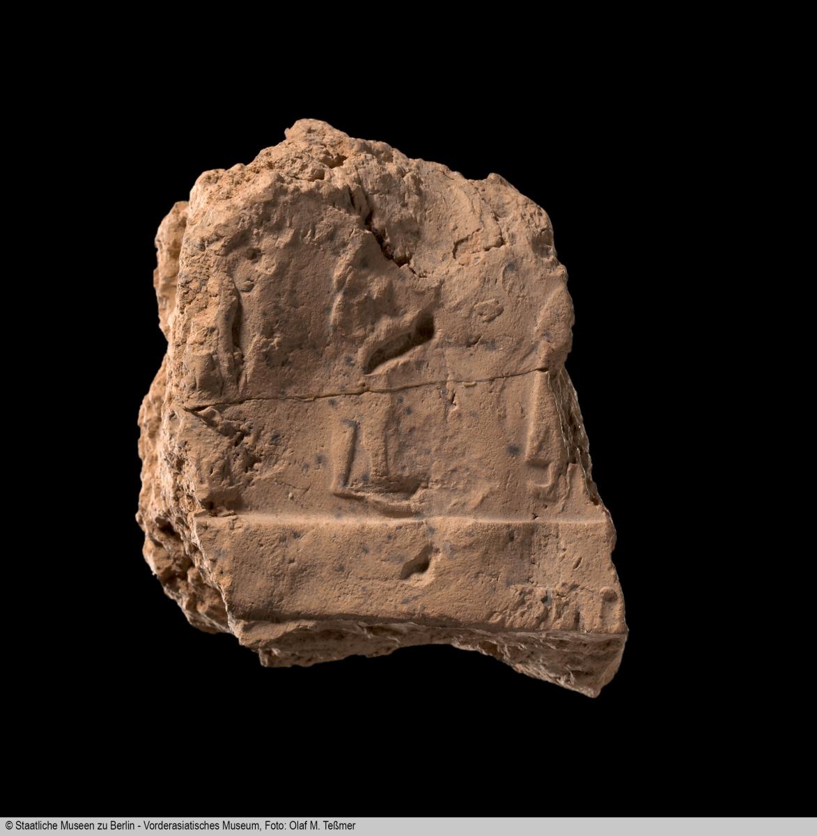 Tonverschlussfragment mit Siegelabrollung