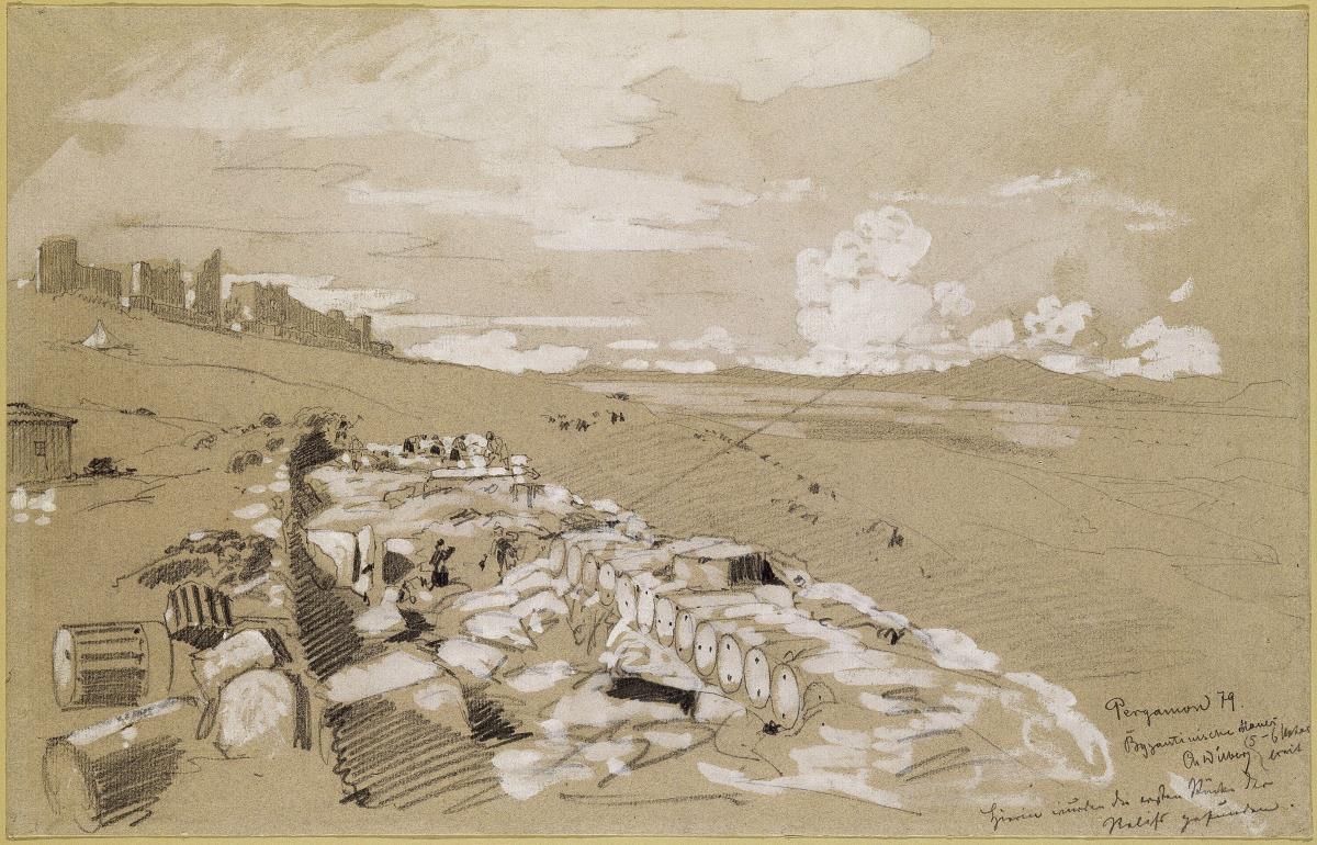Der Burgberg von Pergamon zu Beginn der Ausgrabungen: Byzantinische Mauer, Fundort der Reliefs